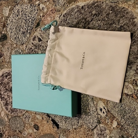 Empty Tiffany & Co. BOX - Picture 3 of 6